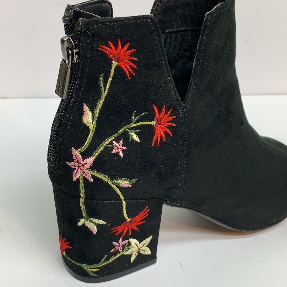 Kenneth Cole Reaction Ride Floral Embroidered Boot - Picture 5 of 8